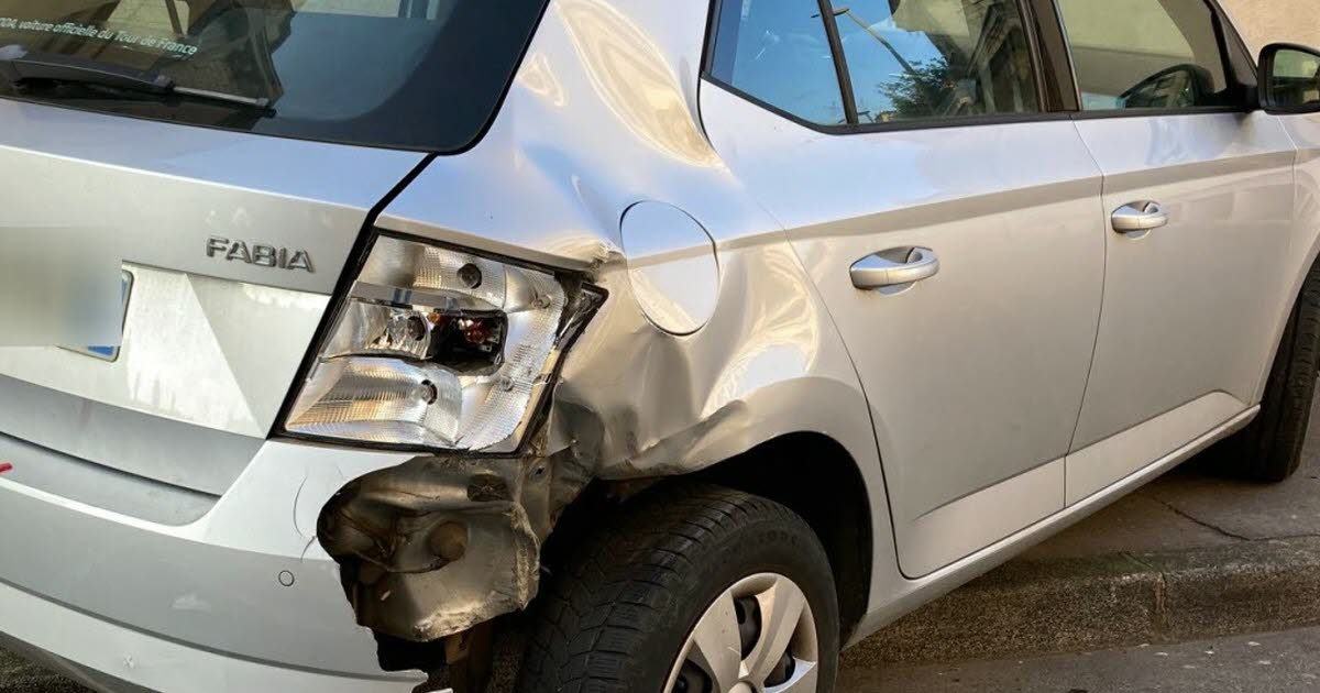 Dijon : Véhicule Contre Un Mur Rue Michel-Servet - Le Conducteur Se Dénonce Dijon : Véhicule Contre Un Mur Rue Michel-Servet - Le Conducteur Se Dénonce