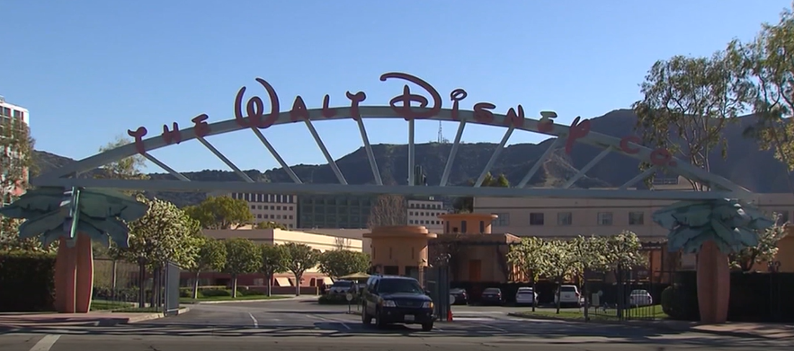 Disney's Upgraded Profit Outlook: A Reflection Of Parks And Streaming Strength Disney's Upgraded Profit Outlook: A Reflection Of Parks And Streaming Strength