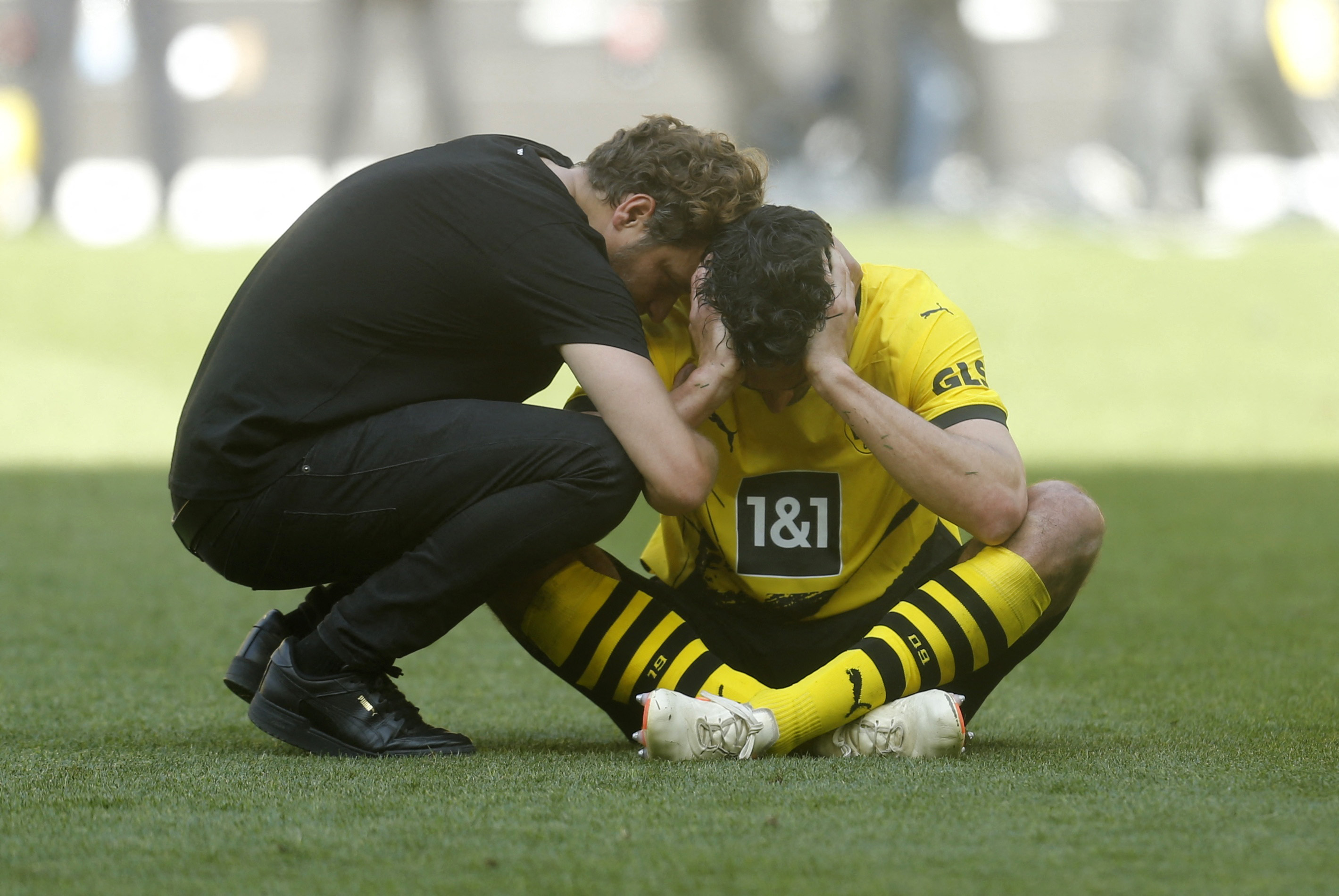 Dortmund's Beier Brace Secures Win Over Mainz Dortmund's Beier Brace Secures Win Over Mainz