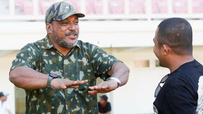 Dukungan Masyarakat Papua Untuk Persipura: Ajakan Dari Anthonius Ayorbaba Dukungan Masyarakat Papua Untuk Persipura: Ajakan Dari Anthonius Ayorbaba