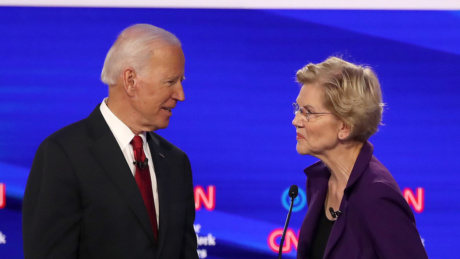 Elizabeth Warren's Defense Of Biden's Mental Fitness Falls Flat Elizabeth Warren's Defense Of Biden's Mental Fitness Falls Flat