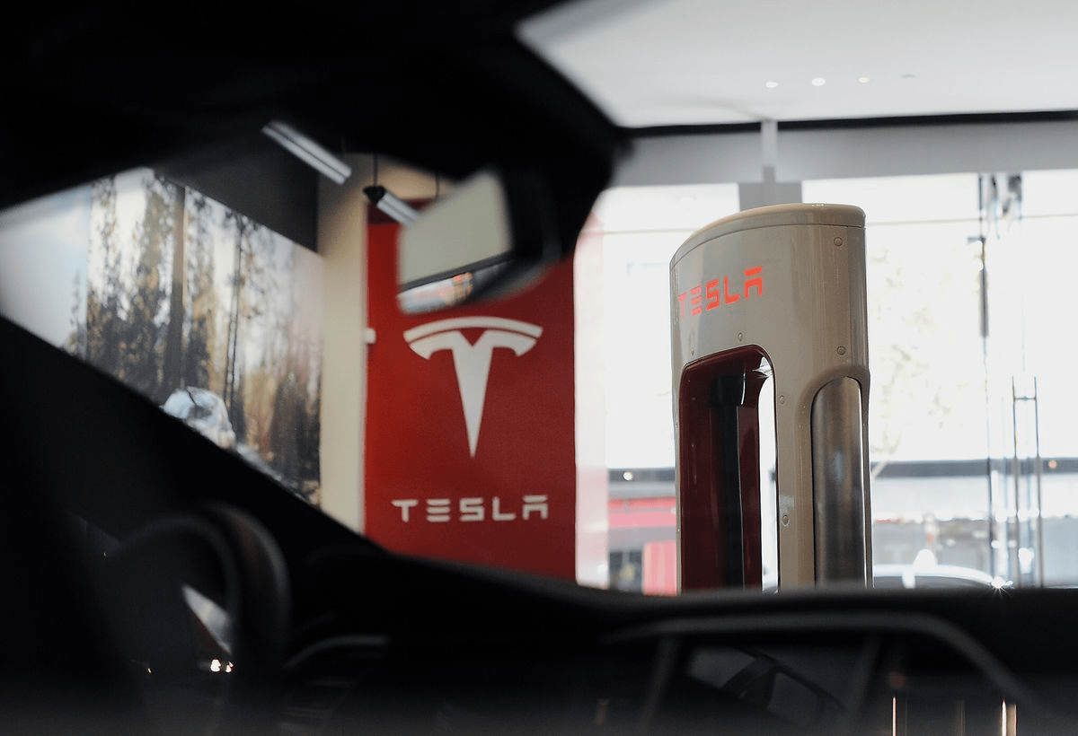 Elon Musk's SpaceX Holdings Exceed Tesla Stake By $43 Billion Elon Musk's SpaceX Holdings Exceed Tesla Stake By $43 Billion