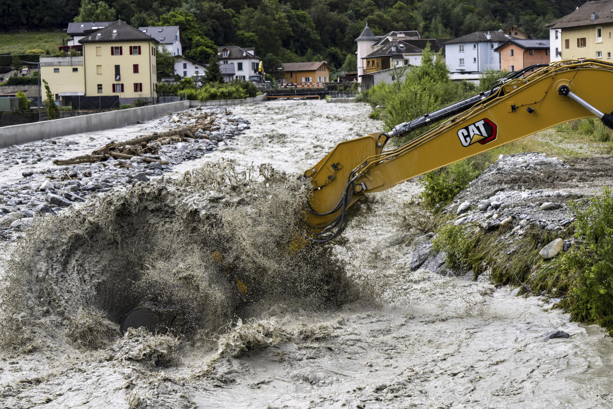 Emergency Evacuation Of Livestock In Swiss Alps Due To Landslide Risk Emergency Evacuation Of Livestock In Swiss Alps Due To Landslide Risk