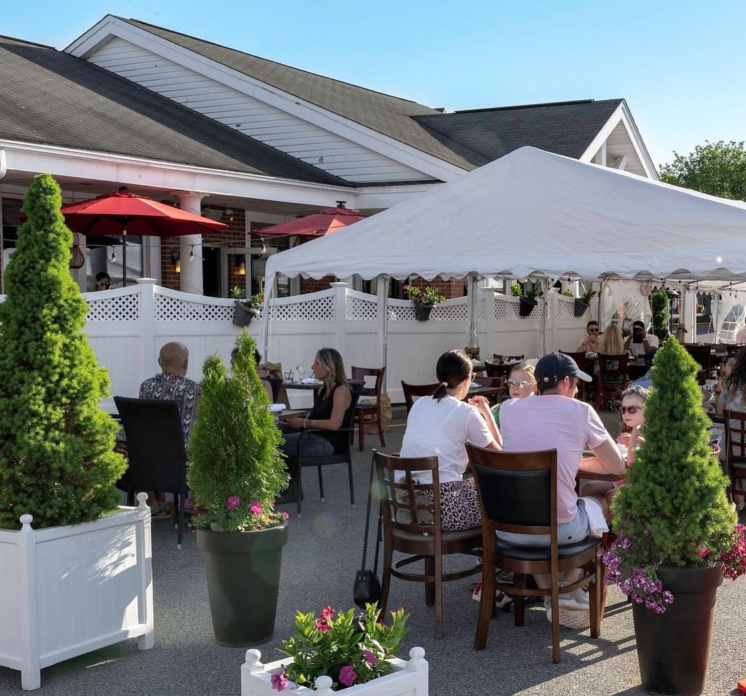 Enjoy The City: A Selection Of Manhattan's Outdoor Dining Spots Enjoy The City: A Selection Of Manhattan's Outdoor Dining Spots