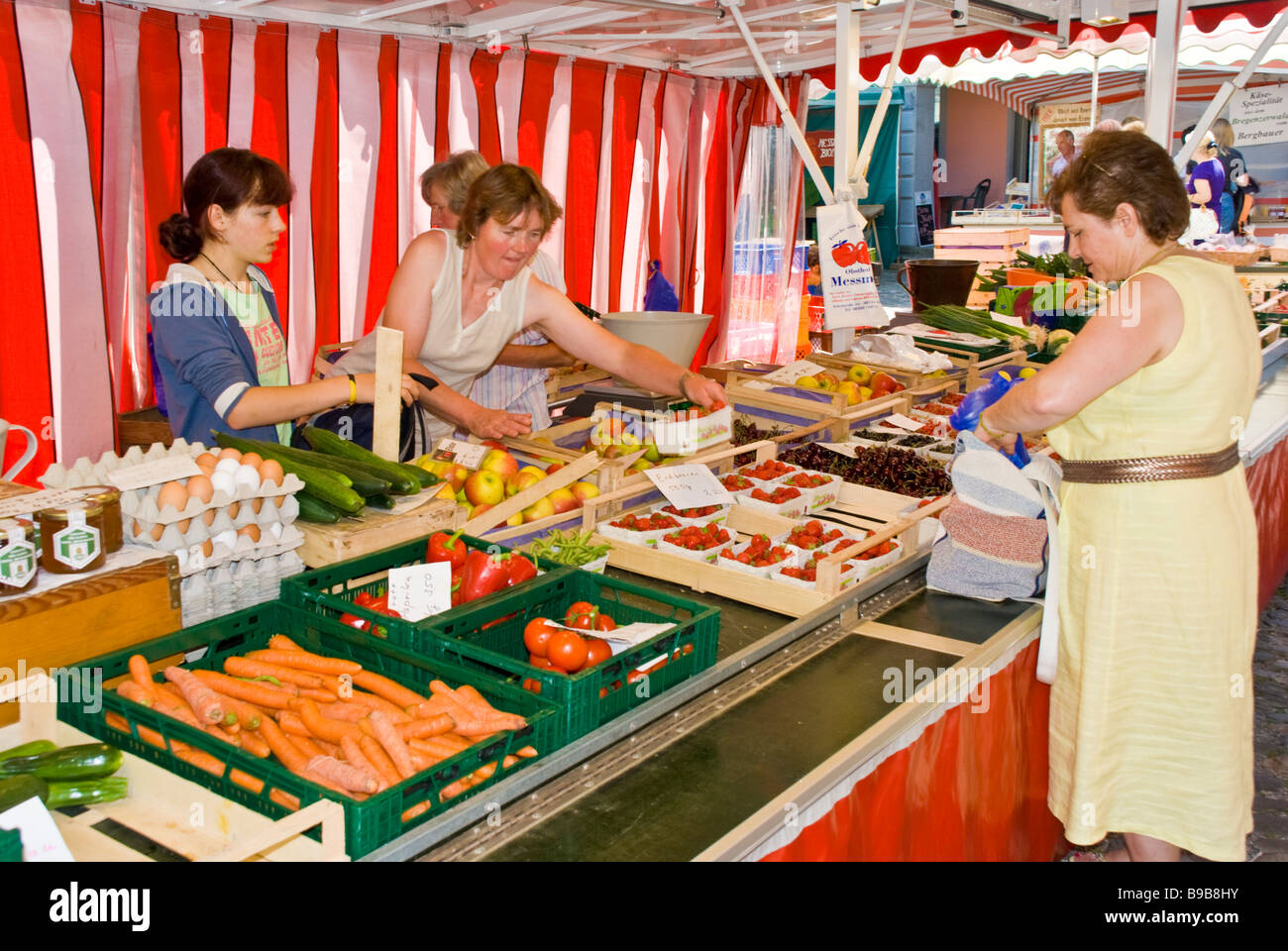 Entdecken Sie Kunst Und Vintage: Markt Auf Dem Coty-Gelände, Köln-Bickendorf Entdecken Sie Kunst Und Vintage: Markt Auf Dem Coty-Gelände, Köln-Bickendorf