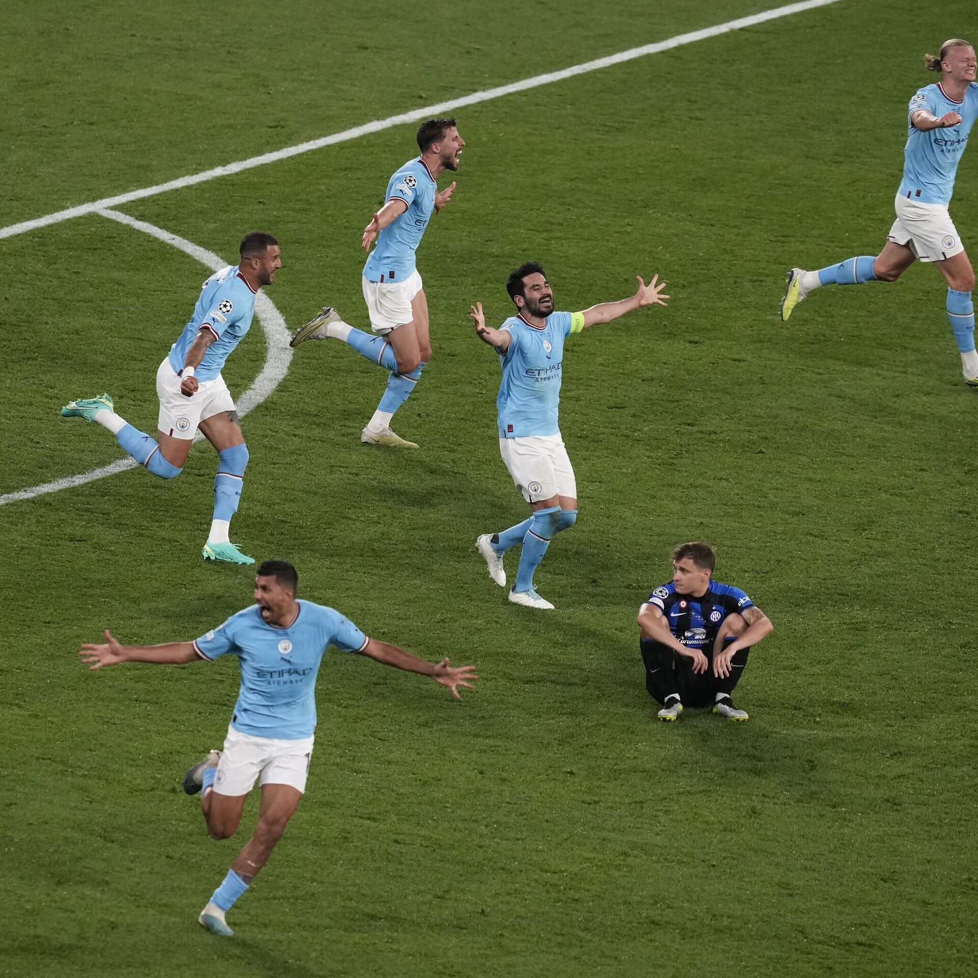 Europa League: Inter Milan Progresses After Feyenoord Win Europa League: Inter Milan Progresses After Feyenoord Win