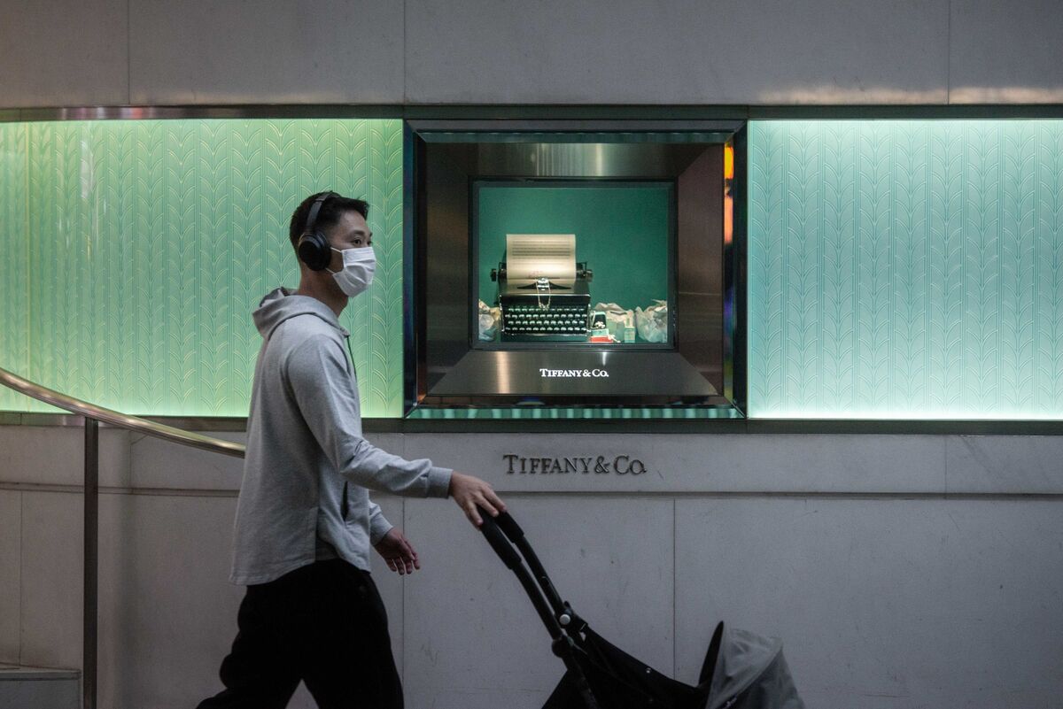 European Market Update: Shares Up, LVMH Down Amidst Tariff Discussions European Market Update: Shares Up, LVMH Down Amidst Tariff Discussions