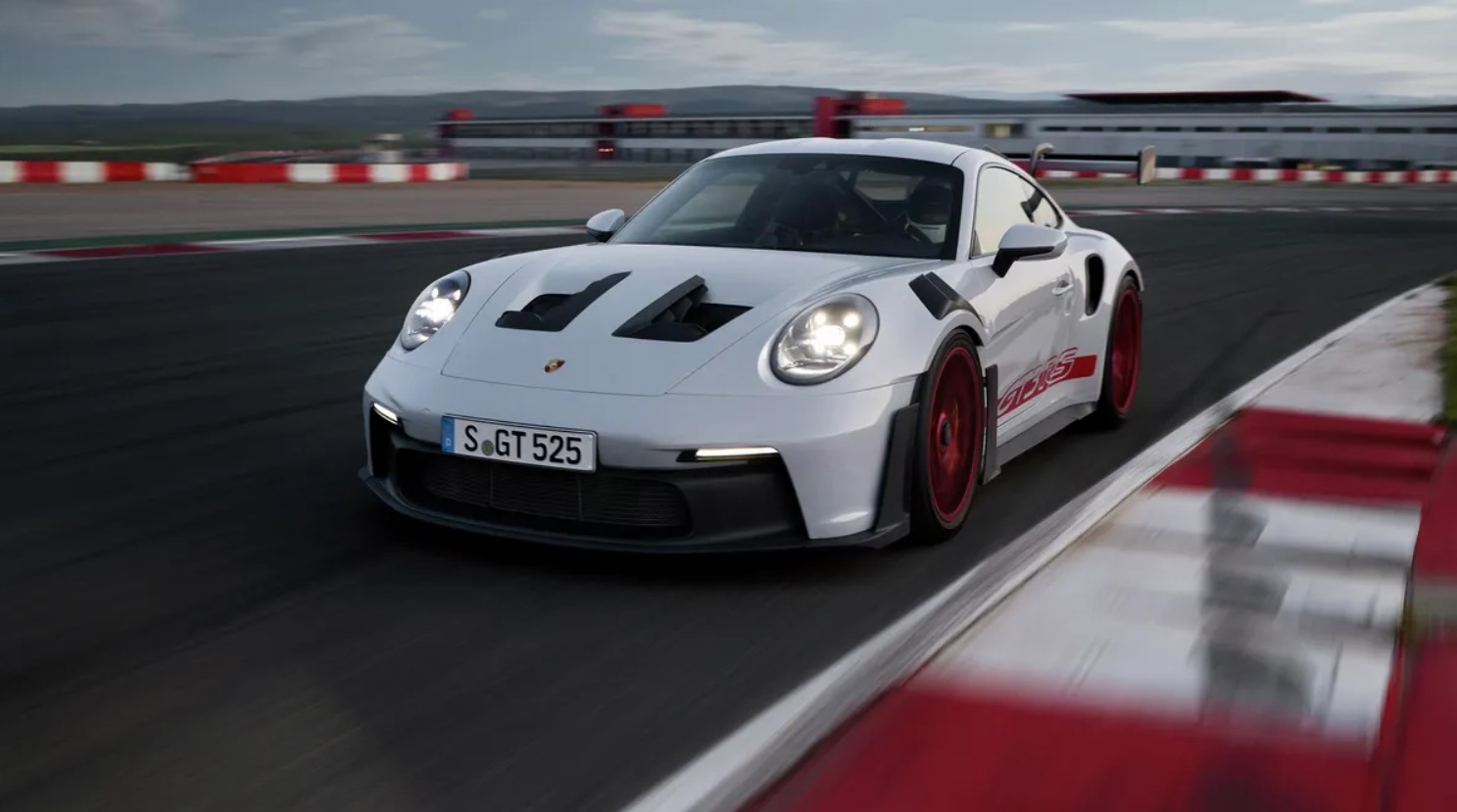 Exceptional Performance: Graham Rahal's Porsche 911 GT3 RS 4.0 Exceptional Performance: Graham Rahal's Porsche 911 GT3 RS 4.0
