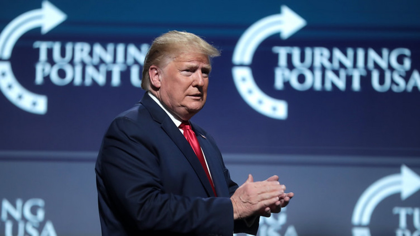 False Reports: Warren Buffett Denies Backing Trump's Tariffs False Reports: Warren Buffett Denies Backing Trump's Tariffs