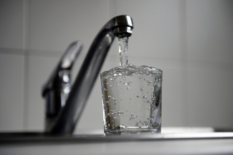 Filtrer L'eau Du Robinet : Guide Complet Sur La Pollution Et Les Solutions Filtrer L'eau Du Robinet : Guide Complet Sur La Pollution Et Les Solutions