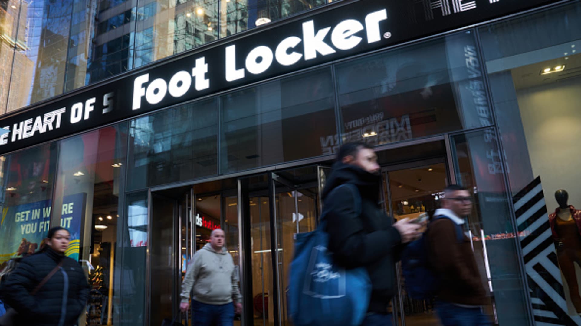 Foot Locker (FL) Q4 2024 Earnings: Examining The Impact Of The Lace Up Plan Foot Locker (FL) Q4 2024 Earnings: Examining The Impact Of The Lace Up Plan