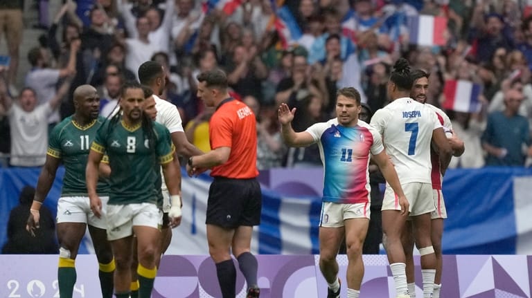 France's Rugby Dominance: Dupont's 11-Point Masterclass Against Italy