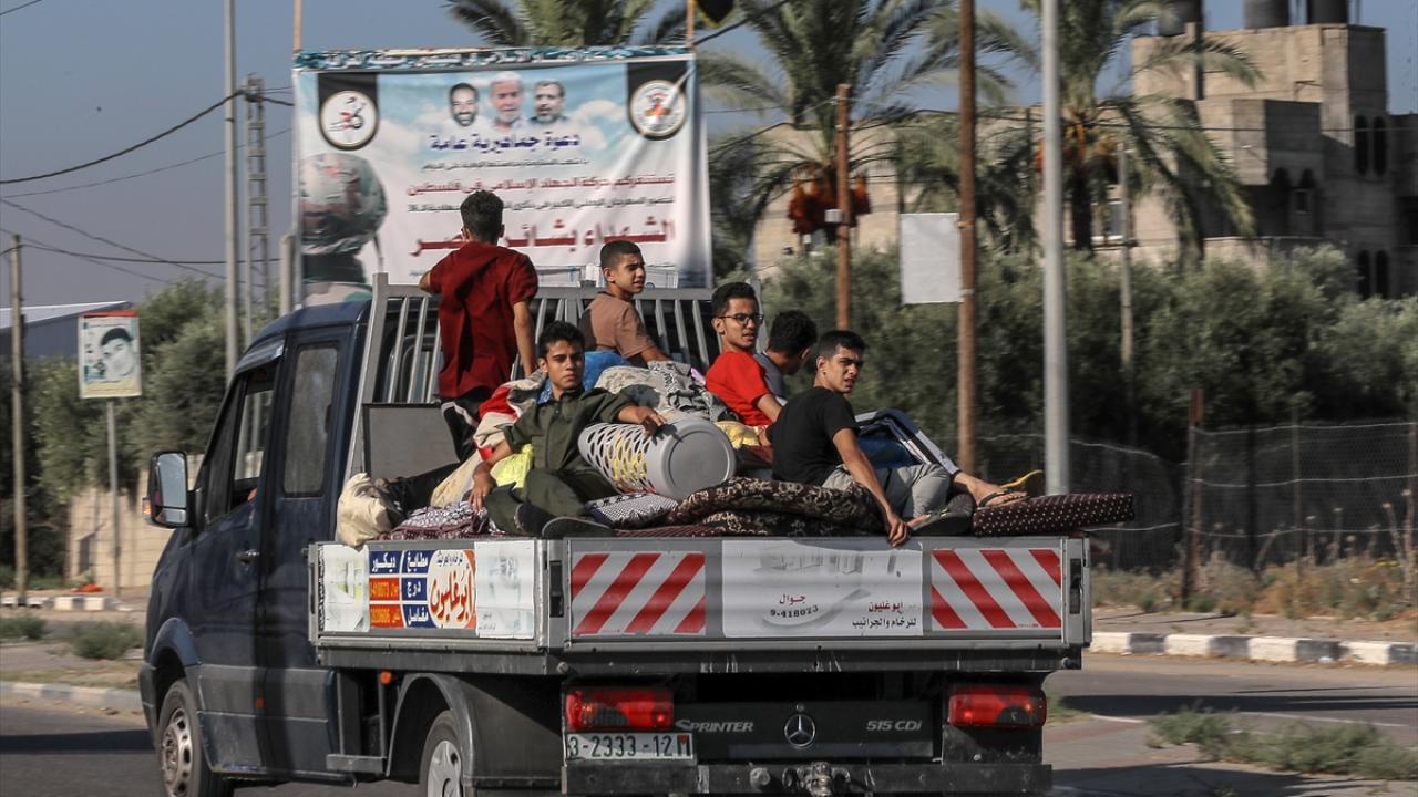 Gazze'de Yerinden Edilen Filistinlilerin Sosyal Ve Ekonomik Zorlukları Gazze'de Yerinden Edilen Filistinlilerin Sosyal Ve Ekonomik Zorlukları
