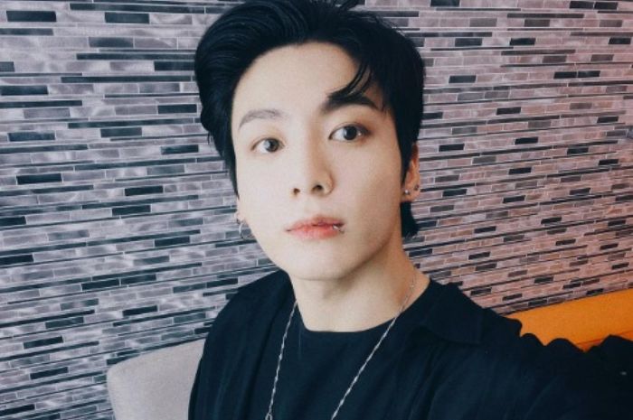 Gebrakan Baru RM BTS: Nominasi Artis K-Pop Favorit AMAs 2025 Gebrakan Baru RM BTS: Nominasi Artis K-Pop Favorit AMAs 2025