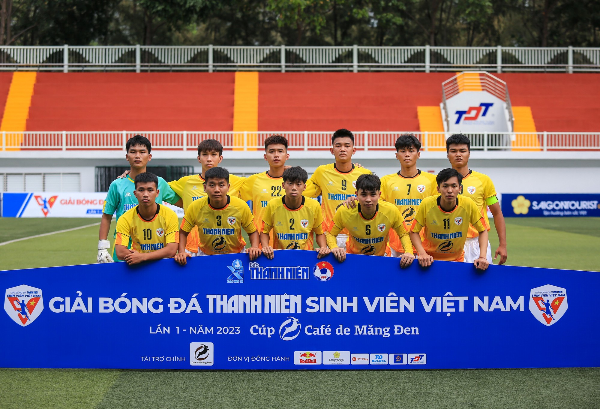 Giải Bóng Đá Thanh Niên Thành Phố Huế Lần Thứ VII: Đội Hình Mạnh, Trận Đấu Hấp Dẫn Giải Bóng Đá Thanh Niên Thành Phố Huế Lần Thứ VII: Đội Hình Mạnh, Trận Đấu Hấp Dẫn