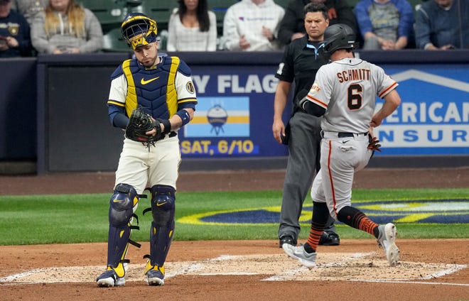 Giants' Flores And Lee Deliver Again In Win Against Brewers Giants' Flores And Lee Deliver Again In Win Against Brewers