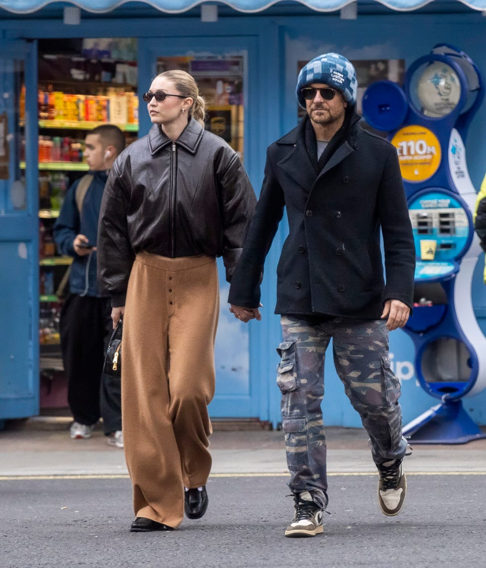 Gigi Hadid And Bradley Cooper: Instagram Official With Kissing Photo Gigi Hadid And Bradley Cooper: Instagram Official With Kissing Photo