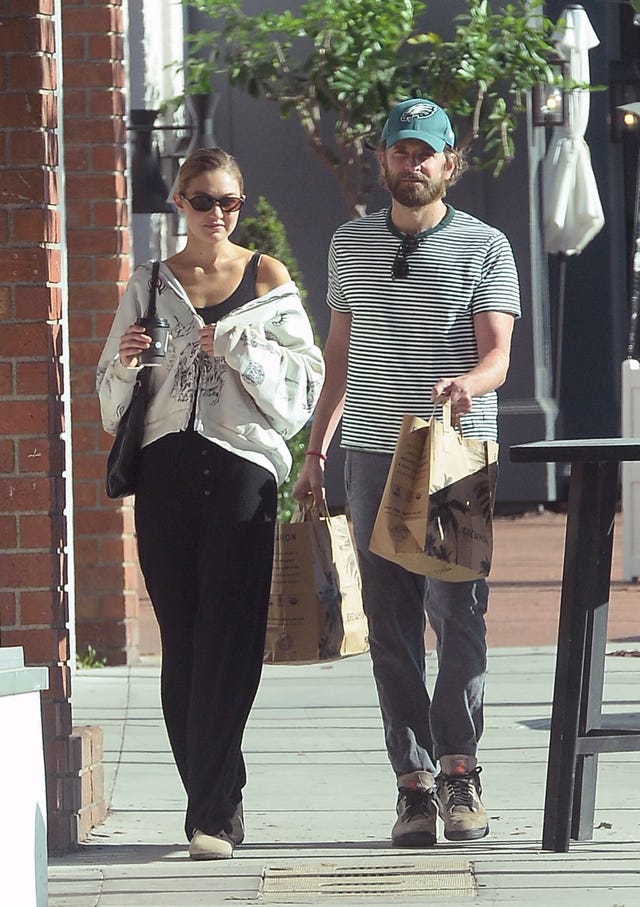 Gigi Hadid Confirms Bradley Cooper Relationship With Birthday Kiss Photo On Instagram Gigi Hadid Confirms Bradley Cooper Relationship With Birthday Kiss Photo On Instagram