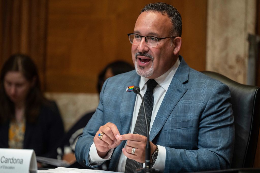 Gobierno A Perseguir Préstamos Estudiantiles Impagados: Univision Noticias Gobierno A Perseguir Préstamos Estudiantiles Impagados: Univision Noticias