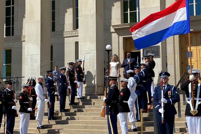 Groeiende Internationale Spanningen Leiden Tot Meer Steun Voor Nederlandse Defensie Groeiende Internationale Spanningen Leiden Tot Meer Steun Voor Nederlandse Defensie
