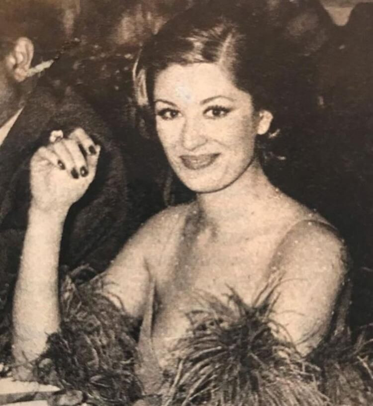 Gülşen Bubikoğlu'nun Son Hali: Yeşilçam Güzeli Hayranlarını Büyüledi! Mine Tugay'dan Da Tepki Geldi Gülşen Bubikoğlu'nun Son Hali: Yeşilçam Güzeli Hayranlarını Büyüledi! Mine Tugay'dan Da Tepki Geldi