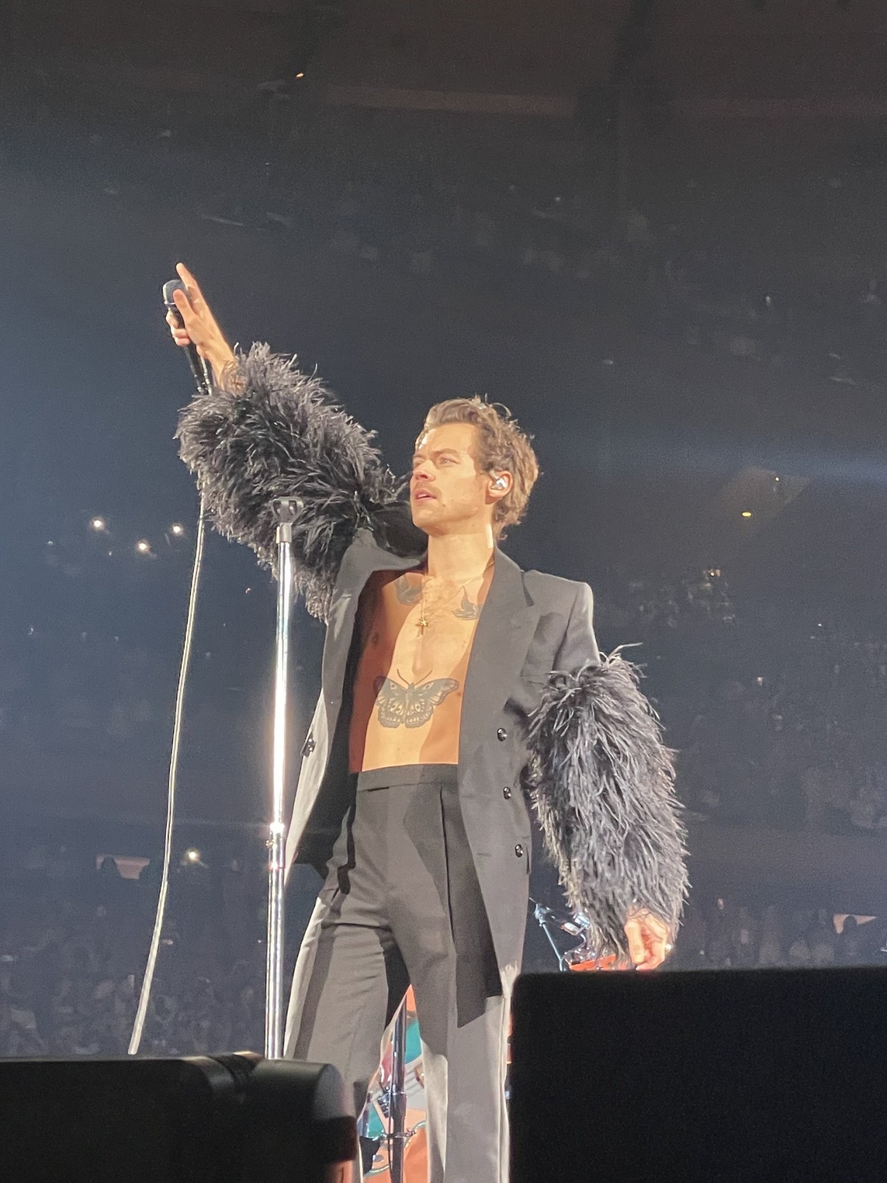 Harry Styles Reacts To A Subpar SNL Impression Harry Styles Reacts To A Subpar SNL Impression