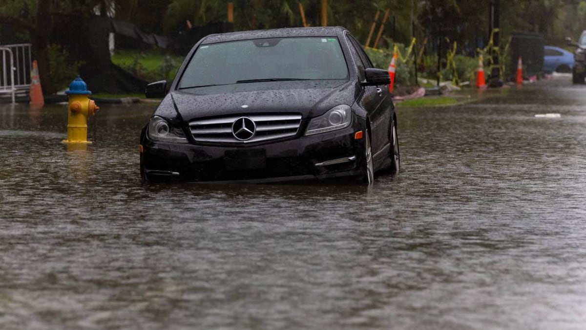 Heavy Rainfall Triggers Flash Flood Warning Across South Florida Heavy Rainfall Triggers Flash Flood Warning Across South Florida