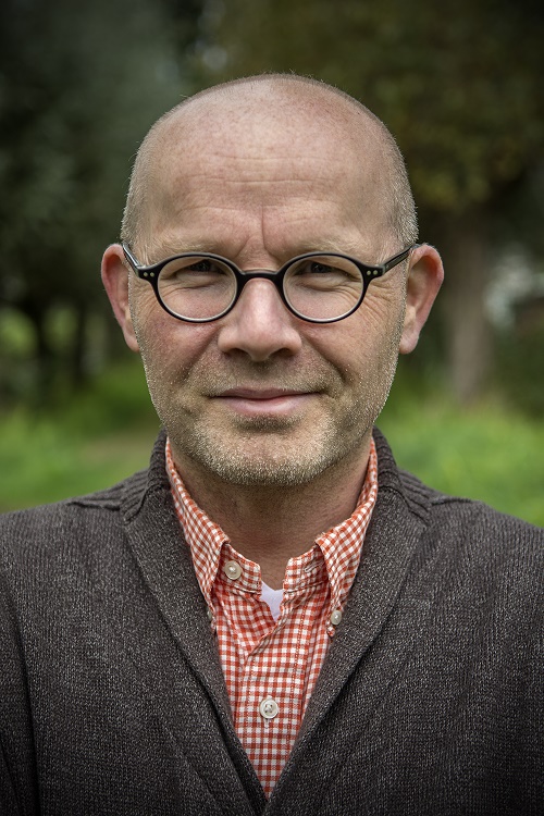 Herstel Van Vertrouwen: College Van Omroepen En De Toekomst Van De NPO Herstel Van Vertrouwen: College Van Omroepen En De Toekomst Van De NPO