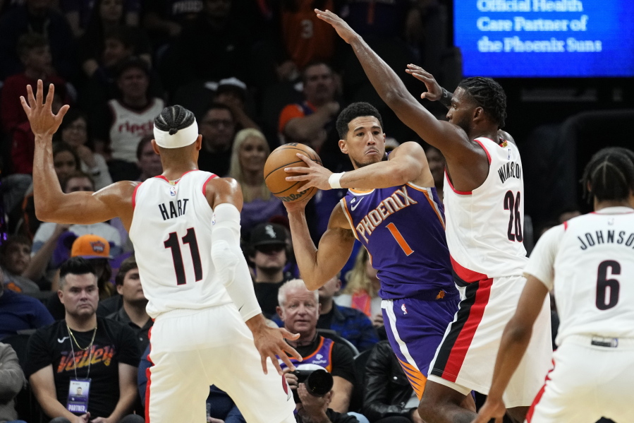 Hunter's 32 Points Lead Cavs To 10th Straight Win Over Blazers Hunter's 32 Points Lead Cavs To 10th Straight Win Over Blazers
