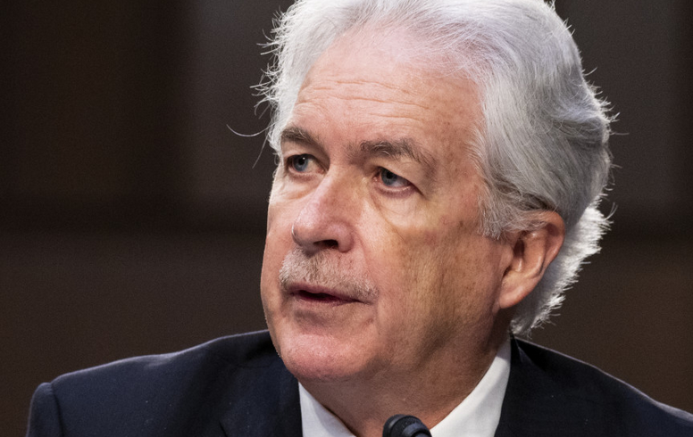 Η Σαουδική Αραβία Υποδέχεται Τον Τραμπ: Μία Μεγαλοπρεπής Παράσταση Δύναμης Και Πλούτου Η Σαουδική Αραβία Υποδέχεται Τον Τραμπ: Μία Μεγαλοπρεπής Παράσταση Δύναμης Και Πλούτου