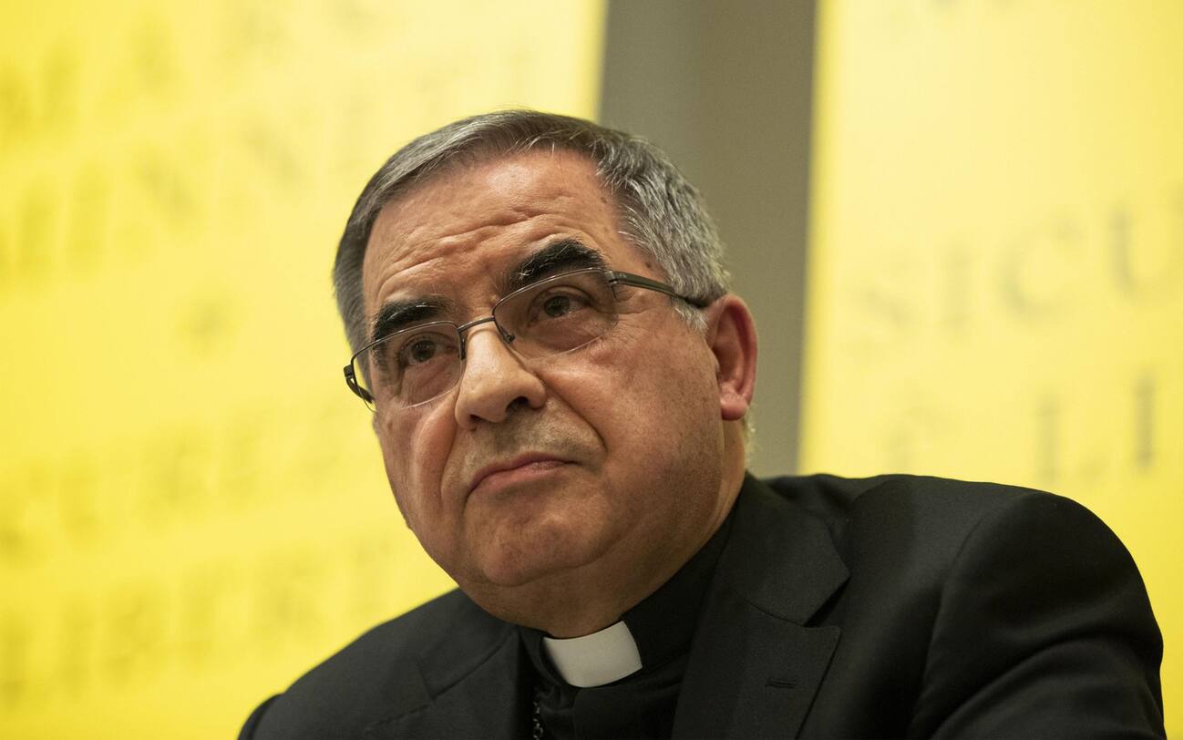 Il Cardinale Becciu E Le Chat Segrete:  Un Complotto Al Vaticano?