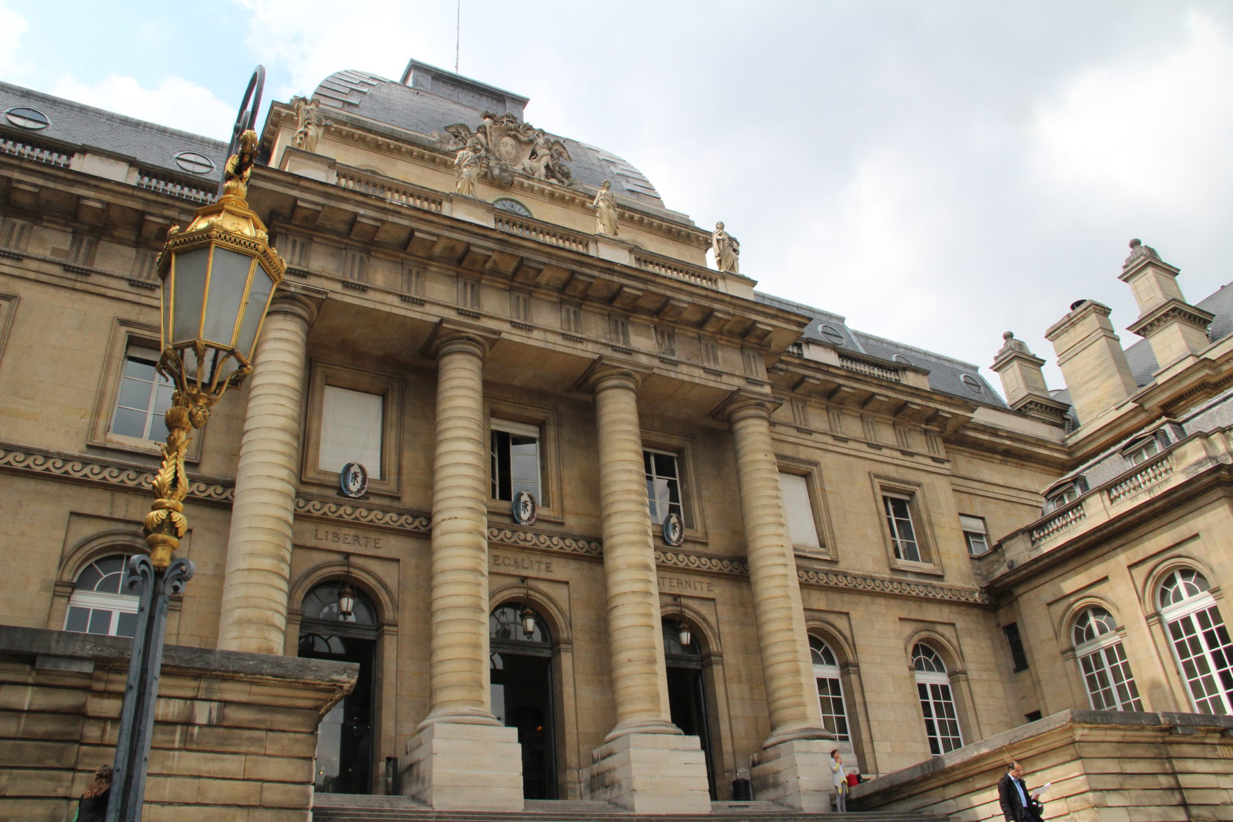 Immobilier Poitiers: 46 Appartements Dans L'ancien Palais De Justice Et Tribunal De Commerce Immobilier Poitiers: 46 Appartements Dans L'ancien Palais De Justice Et Tribunal De Commerce