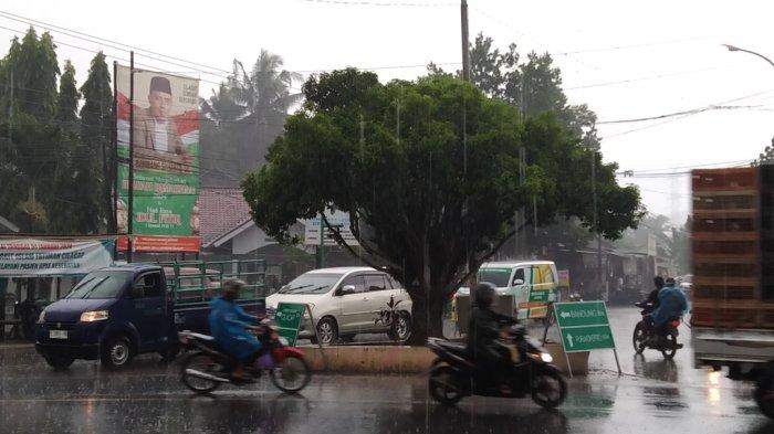 Info Cuaca Jawa Tengah 24 April: Hujan Sore, Persiapkan Diri Anda Info Cuaca Jawa Tengah 24 April: Hujan Sore, Persiapkan Diri Anda