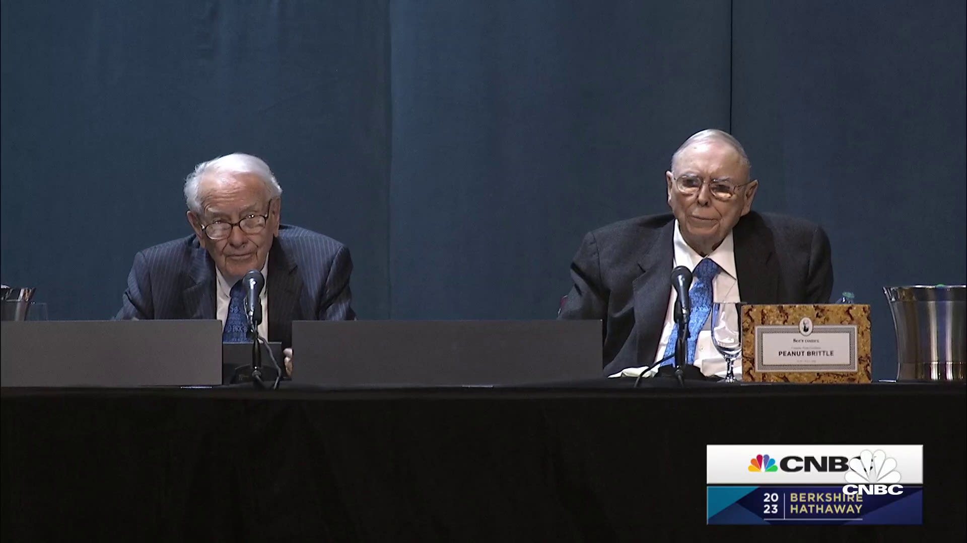 Is Apple Vulnerable? Analyzing The Impact Of Trump-Era Tariffs On Buffett's Holdings Is Apple Vulnerable? Analyzing The Impact Of Trump-Era Tariffs On Buffett's Holdings