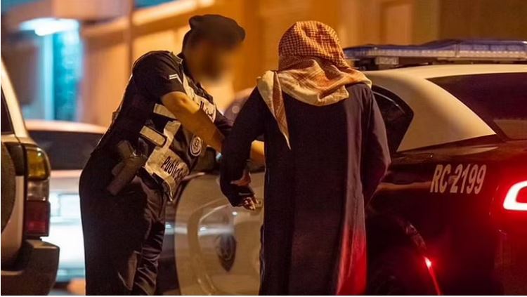جعلی دستاویزات اور گداگری: تین خواتین گرفتار جعلی دستاویزات اور گداگری: تین خواتین گرفتار