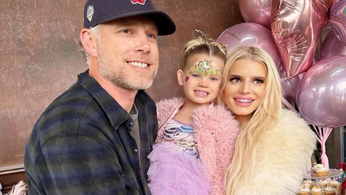 Jessica Simpson's Daughter Birdie, 6, Matches Mom In Cute Yellow Swimwear Jessica Simpson's Daughter Birdie, 6, Matches Mom In Cute Yellow Swimwear