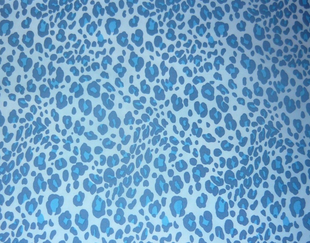 Jessica Simpson's Stylish Travel Outfit: Cheetah Print And Blue Fur Jessica Simpson's Stylish Travel Outfit: Cheetah Print And Blue Fur