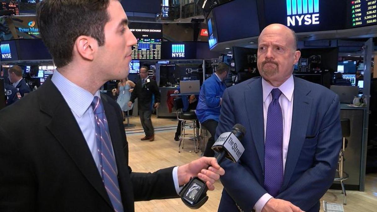 Jim Cramer On Foot Locker (FL): A Winning Investment? Jim Cramer On Foot Locker (FL): A Winning Investment?