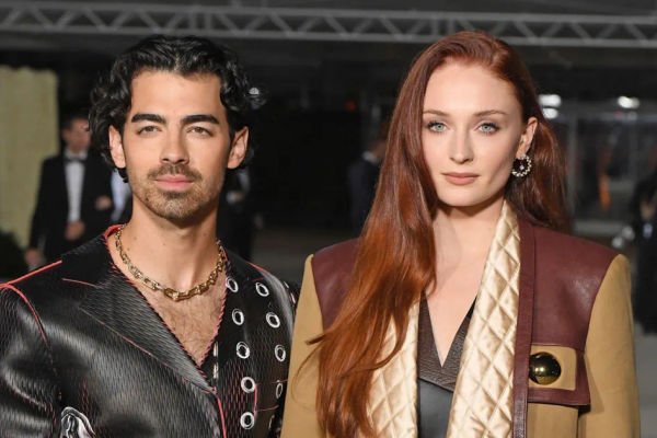 Joe Jonas: The Unexpected Mediator In A Couple's Argument Joe Jonas: The Unexpected Mediator In A Couple's Argument