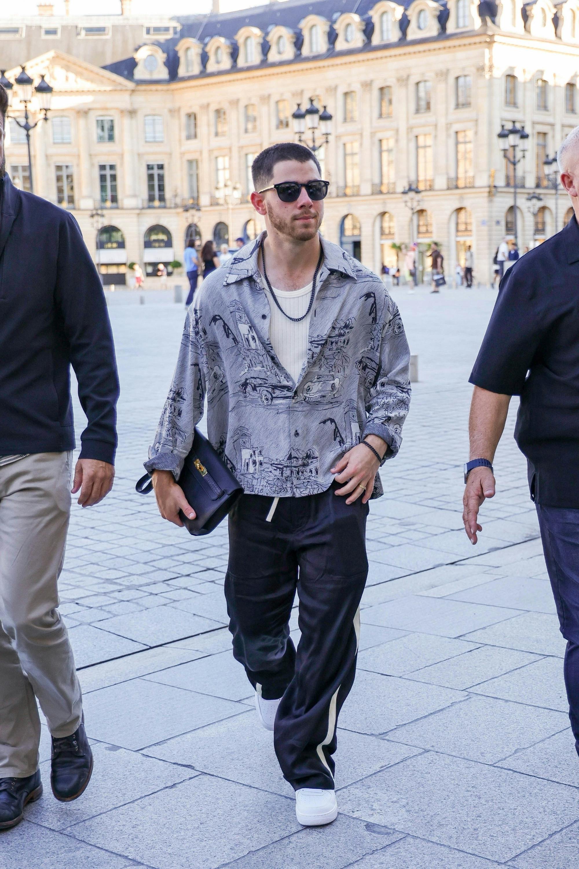 Joe Jonas: The Unexpected Mediator In A Fan Couple's Argument Joe Jonas: The Unexpected Mediator In A Fan Couple's Argument