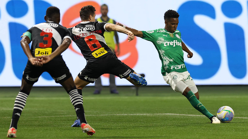 Jogador Do Palmeiras, Estêvão, Vomita Na Altitude E Deixa O Campo