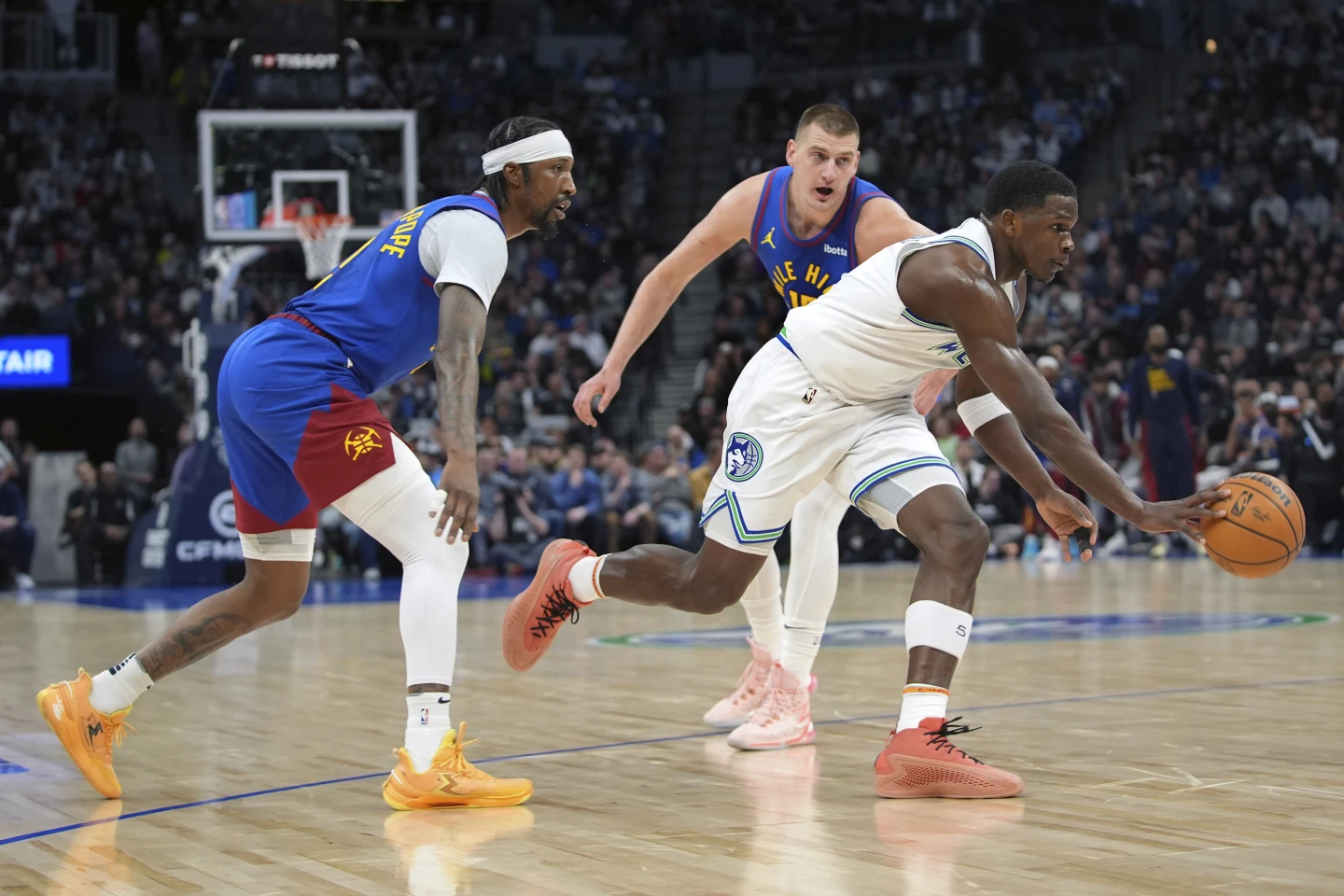 Jokic's Incredible One-Handed Flick Leads Nuggets To Victory Against Jazz Jokic's Incredible One-Handed Flick Leads Nuggets To Victory Against Jazz