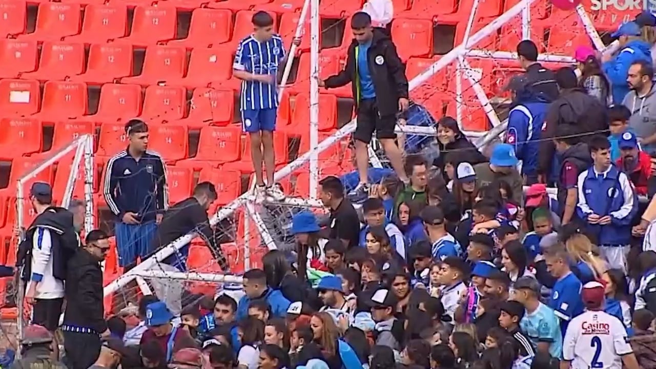 Jugadores De Flamengo Y Botafogo Se Enfrentan En Violenta Batalla Campal Jugadores De Flamengo Y Botafogo Se Enfrentan En Violenta Batalla Campal