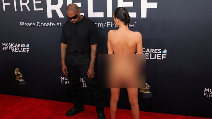 Kanye Westas Vėl Šokiruoja: Nauja Nuotrauka Su Bianca Censori Kanye Westas Vėl Šokiruoja: Nauja Nuotrauka Su Bianca Censori