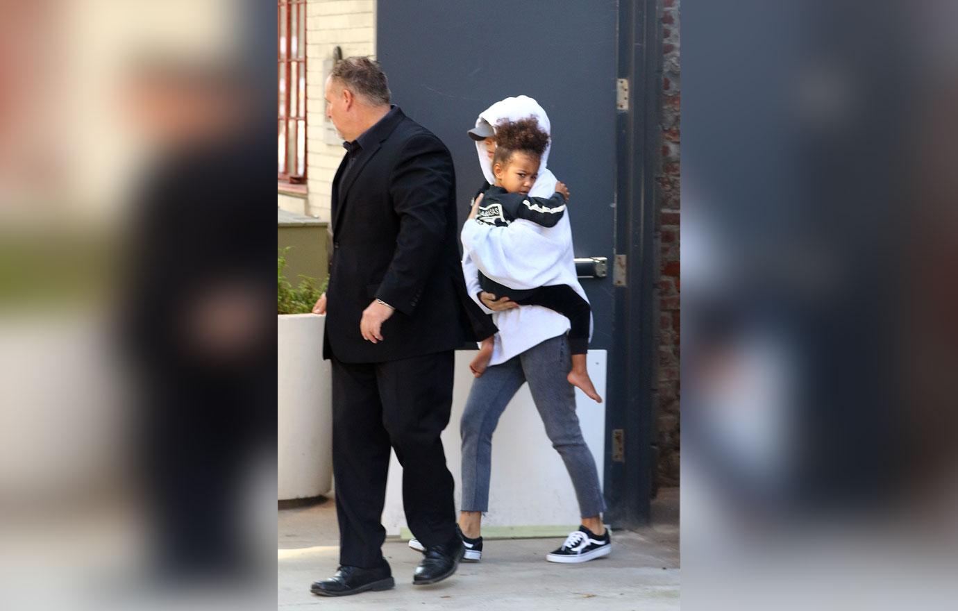Kim Kardashian Recounts Terrifying Paris Robbery In Court Kim Kardashian Recounts Terrifying Paris Robbery In Court