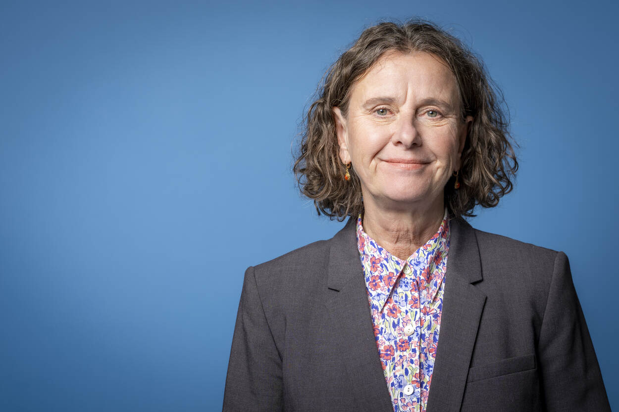 Kings Day In Amsterdam: New Mural Honors Marjolein Faber's Ribbon Gate Design Kings Day In Amsterdam: New Mural Honors Marjolein Faber's Ribbon Gate Design