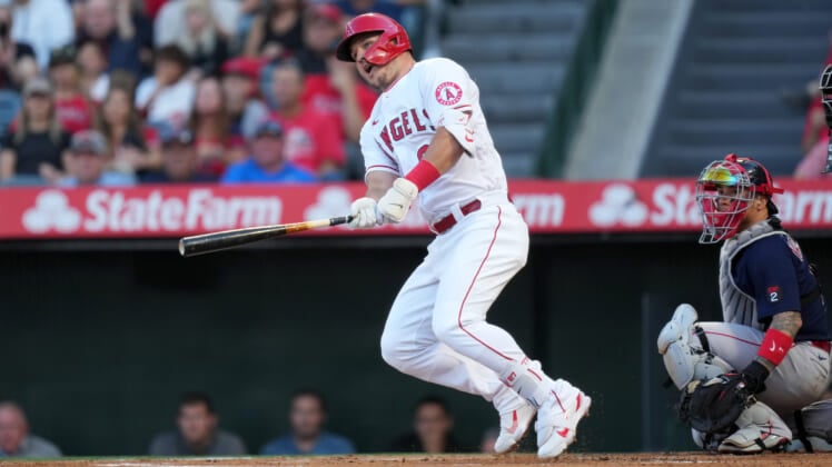 Knee Injury Forces Mike Trout Out; Angels Extend Losing Streak To Five Games Knee Injury Forces Mike Trout Out; Angels Extend Losing Streak To Five Games