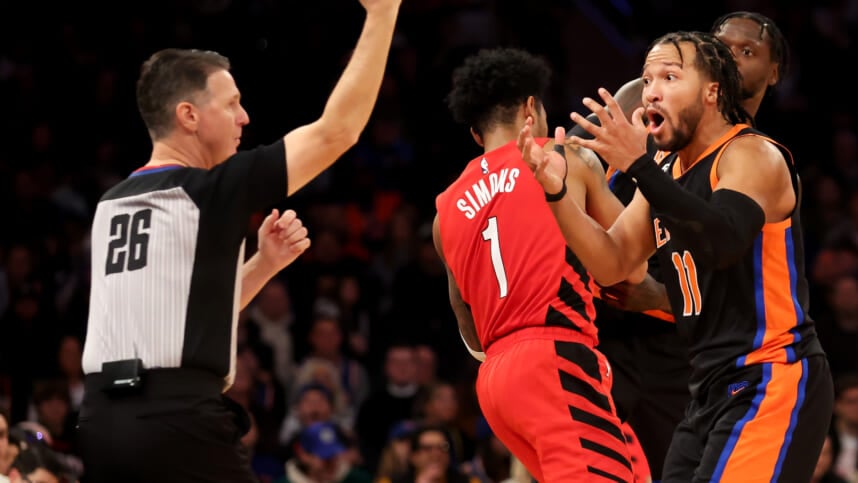 Knicks Guard Jalen Brunson Exits Game Vs. Lakers Due To Ankle Injury Knicks Guard Jalen Brunson Exits Game Vs. Lakers Due To Ankle Injury