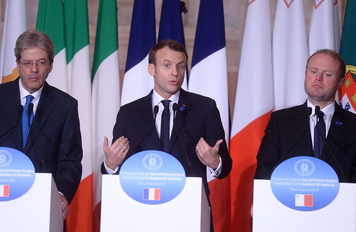 L'ombre De Macron Plane-t-elle Sur Le Prochain Conclave À Rome ? L'ombre De Macron Plane-t-elle Sur Le Prochain Conclave À Rome ?