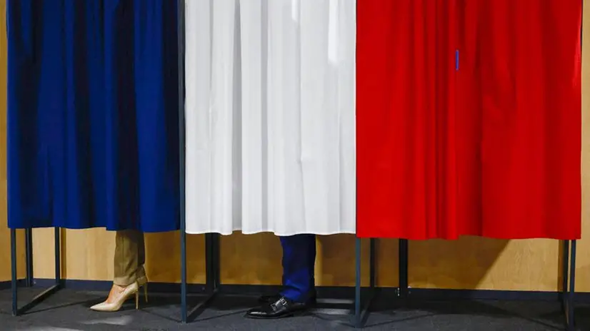 La Francia Vira A Destra: Il Governo Bayrou E L'inseguimento A Le Pen La Francia Vira A Destra: Il Governo Bayrou E L'inseguimento A Le Pen